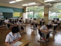 ３年生　数学のテスト中